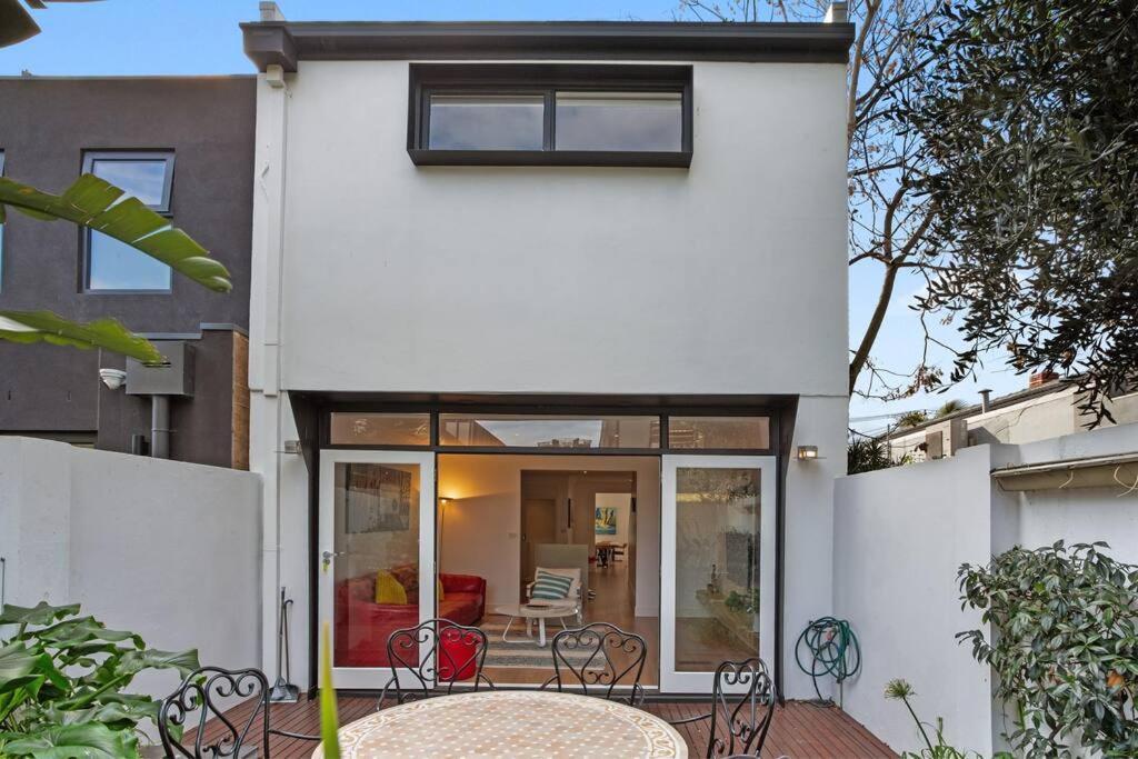 Villa Argo Melbourne Exterior photo